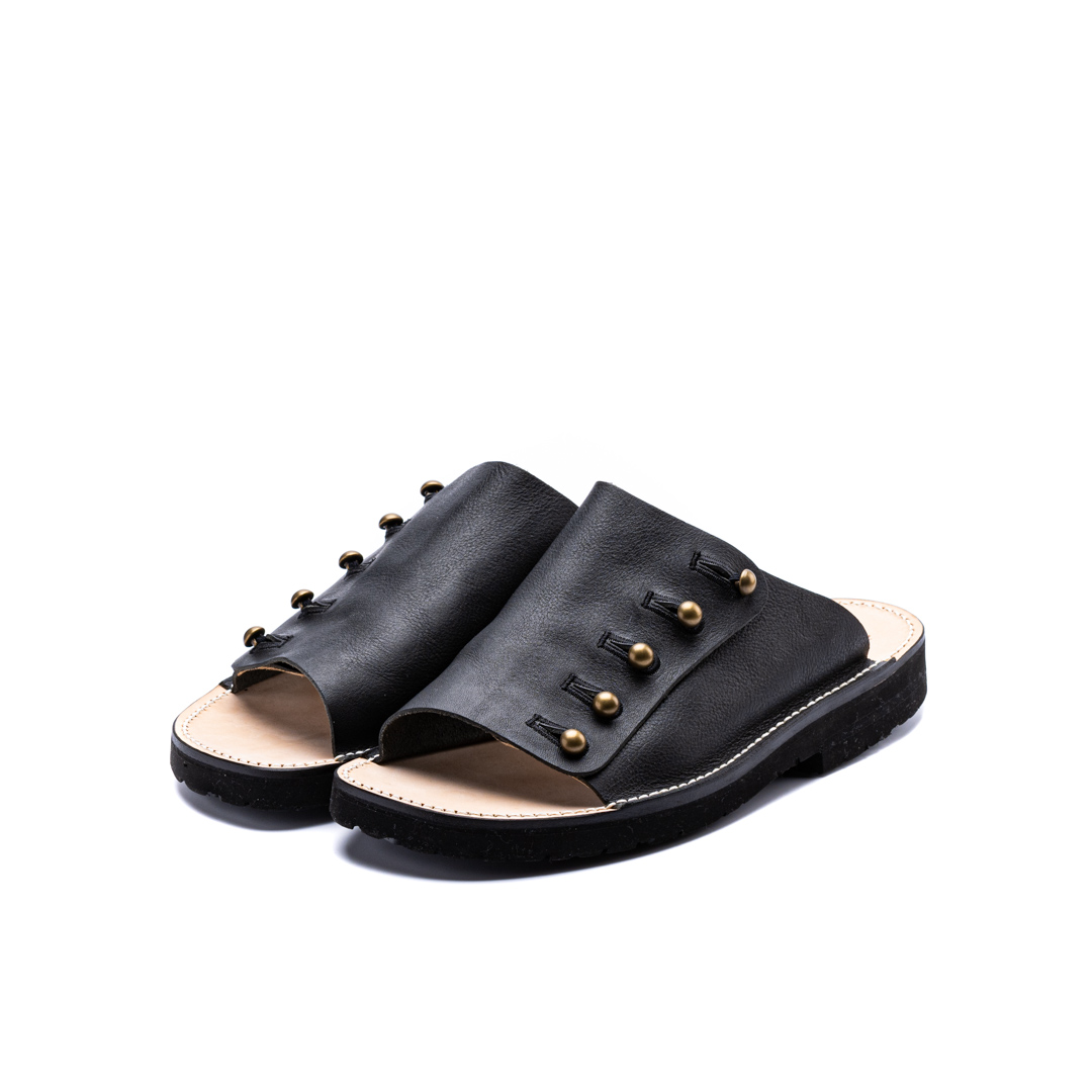 C-7050　BUTTON SANDALS  BL