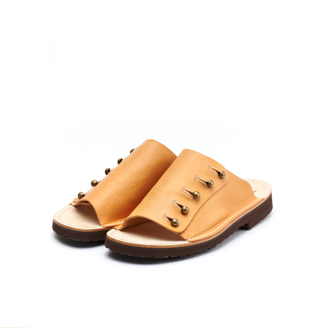 C-7050　BUTTON SANDALS BG