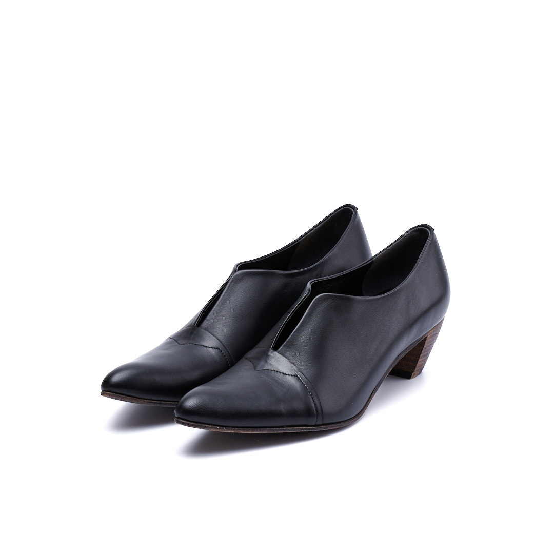 C-2342　V-CUT HEEL PUMPS BL
