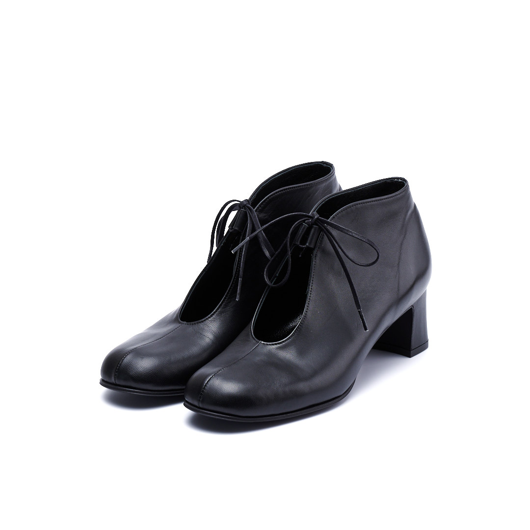 C-2346　U-CUT HEEL BOOTIES BL